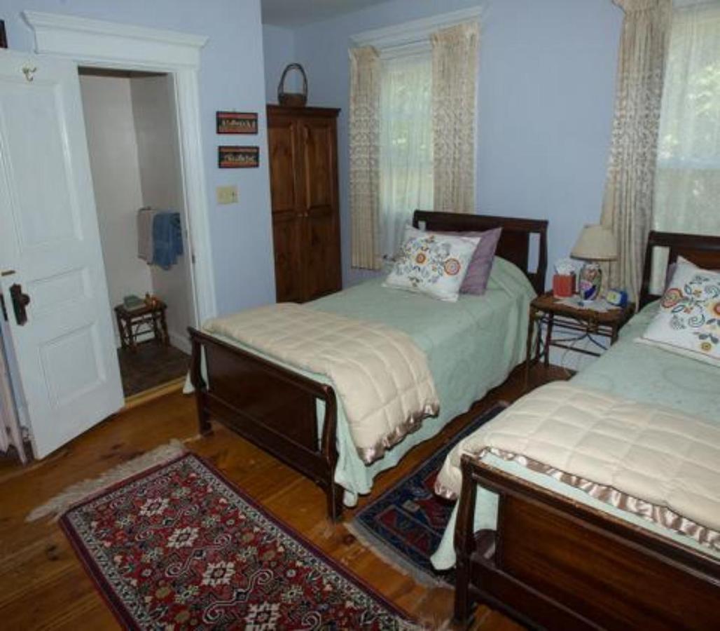 Blooming Inn Shelburne Falls Экстерьер фото