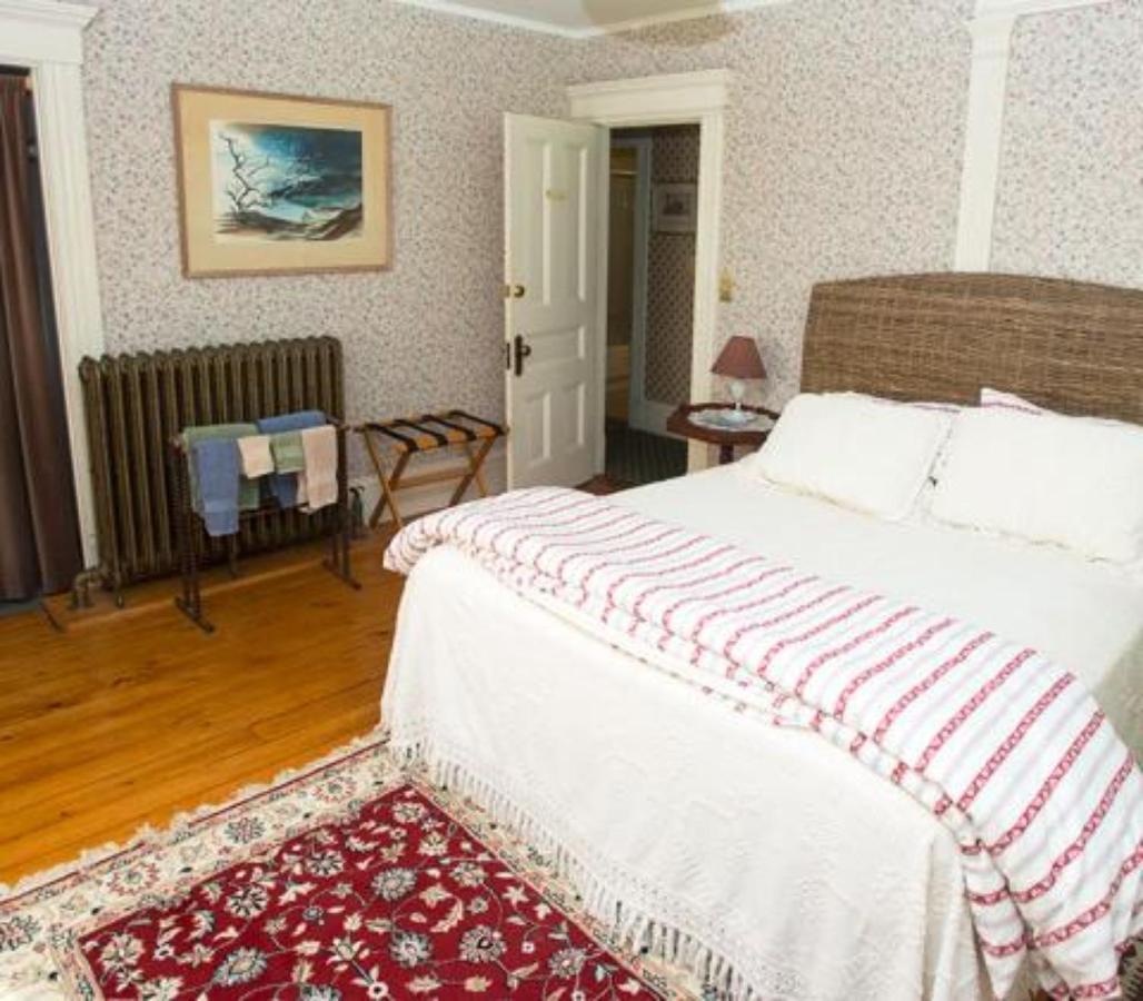 Blooming Inn Shelburne Falls Номер фото