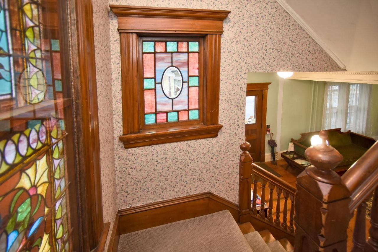 Blooming Inn Shelburne Falls Экстерьер фото