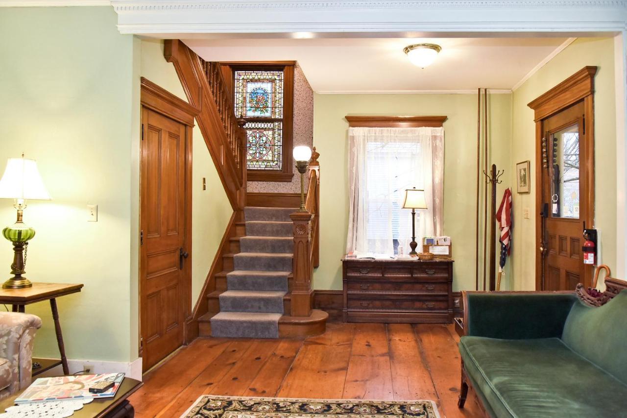 Blooming Inn Shelburne Falls Экстерьер фото