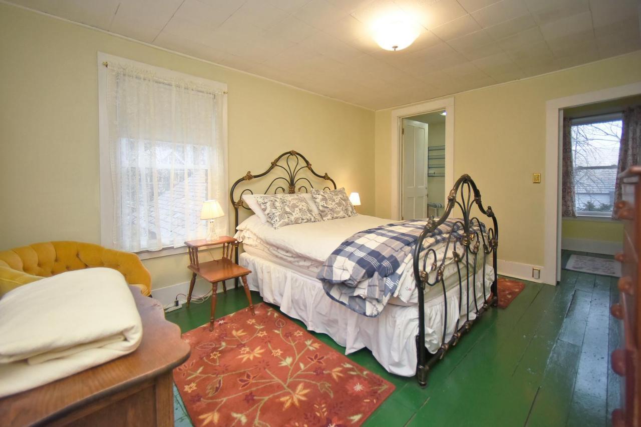 Blooming Inn Shelburne Falls Экстерьер фото