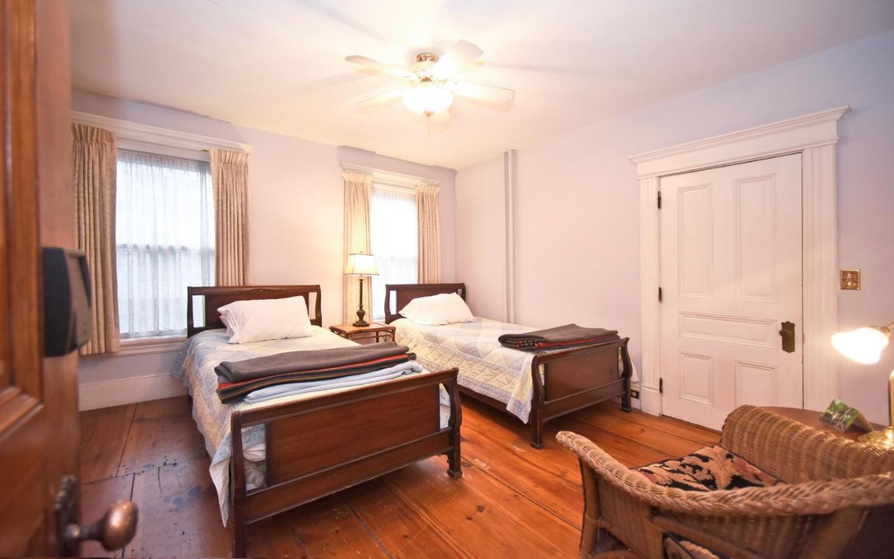 Blooming Inn Shelburne Falls Экстерьер фото