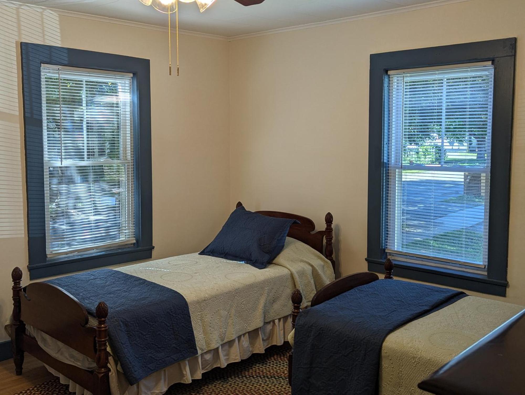 Blooming Inn Shelburne Falls Экстерьер фото